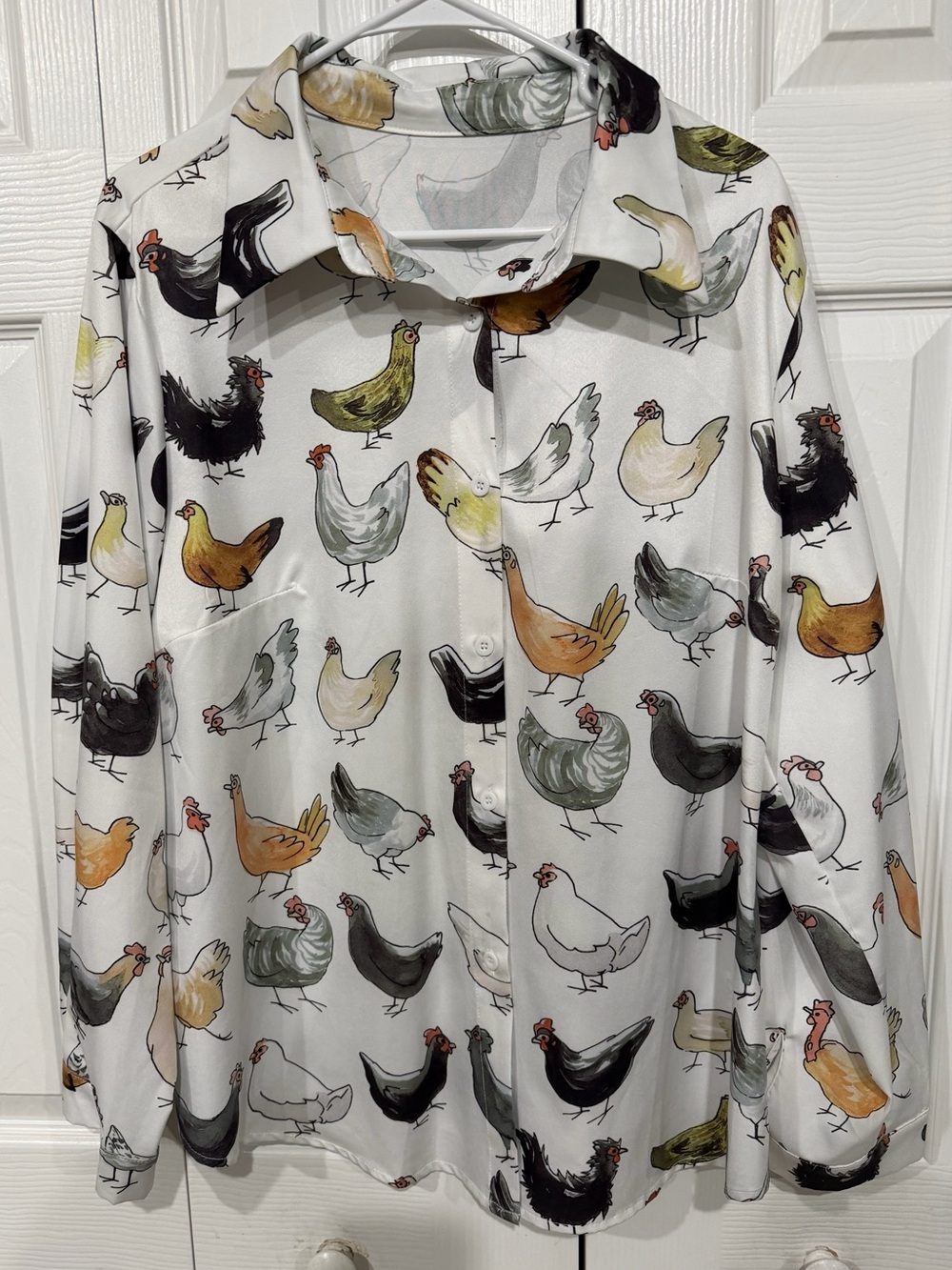 Source Unknown White Button-Down Shirt with Multicolor Chicken Print